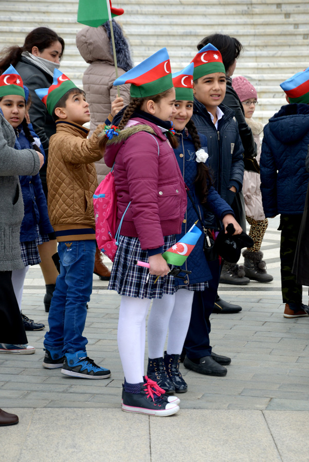 Bakıda "Bayrağımız - qürur mənbəyimizdir!" devizi altında veloyürüş keçirilib (FOTO)