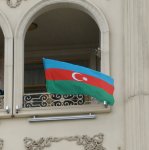 Dövlət Bayrağı Günü münasibətilə bayraq libasına bürünmüş Bakı (FOTO)