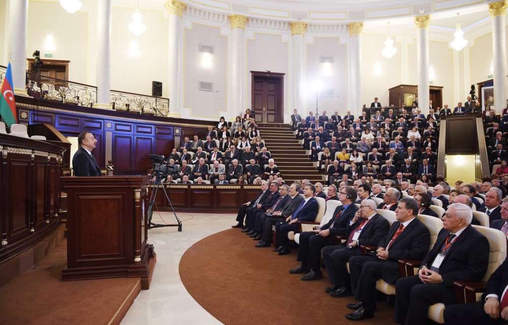Prezident İlham Əliyev AMEA-nın 70 illik yubileyinə həsr olunmuş ümumi yığıncaqda iştirak edib (FOTO)