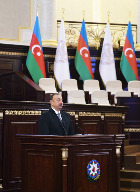 Prezident İlham Əliyev AMEA-nın 70 illik yubileyinə həsr olunmuş ümumi yığıncaqda iştirak edib (FOTO)