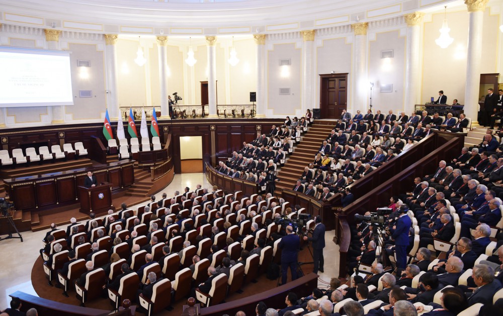 Prezident İlham Əliyev AMEA-nın 70 illik yubileyinə həsr olunmuş ümumi yığıncaqda iştirak edib (FOTO)