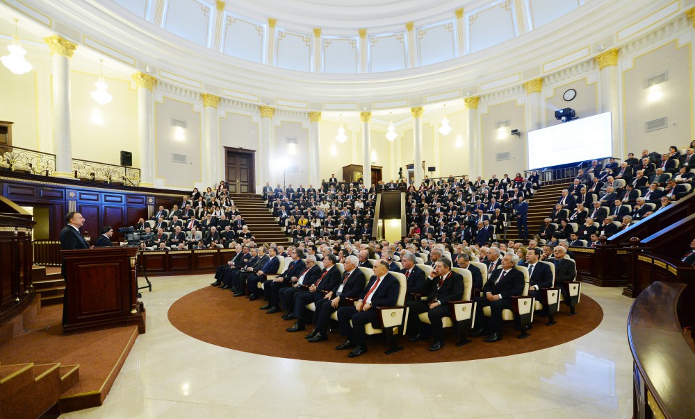 Prezident İlham Əliyev AMEA-nın 70 illik yubileyinə həsr olunmuş ümumi yığıncaqda iştirak edib (FOTO)