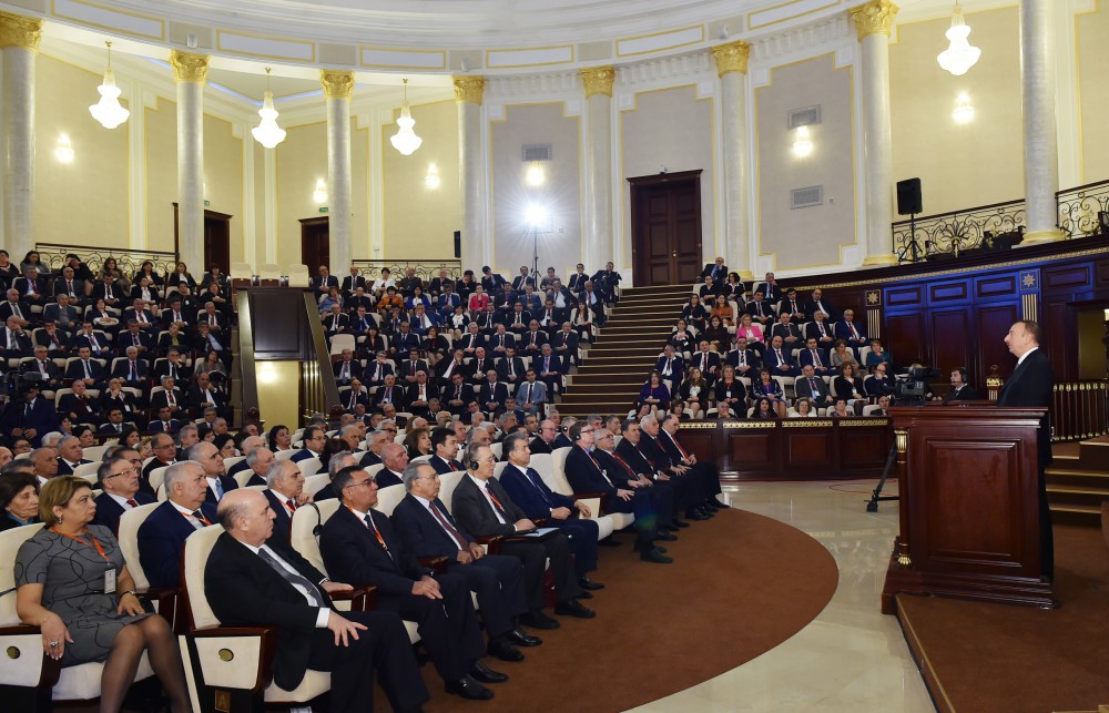 Prezident İlham Əliyev AMEA-nın 70 illik yubileyinə həsr olunmuş ümumi yığıncaqda iştirak edib (FOTO)