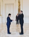 İlham Əliyev Koreyanın yeni səfirinin etimadnaməsini qəbul edib (FOTO)