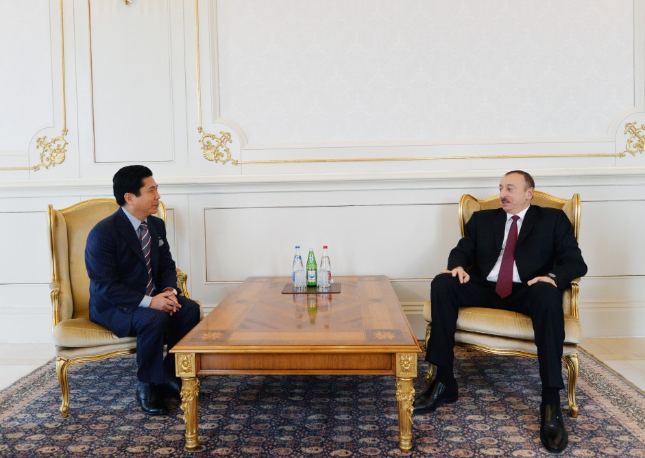 İlham Əliyev Koreyanın yeni səfirinin etimadnaməsini qəbul edib (FOTO)