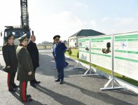 Prezident İlham Əliyev Müdafiə Nazirliyi Hərbi-Hava Qüvvələrinin hərbi şəhərciyində yaradılan şəraitlə tanış olub (FOTO)