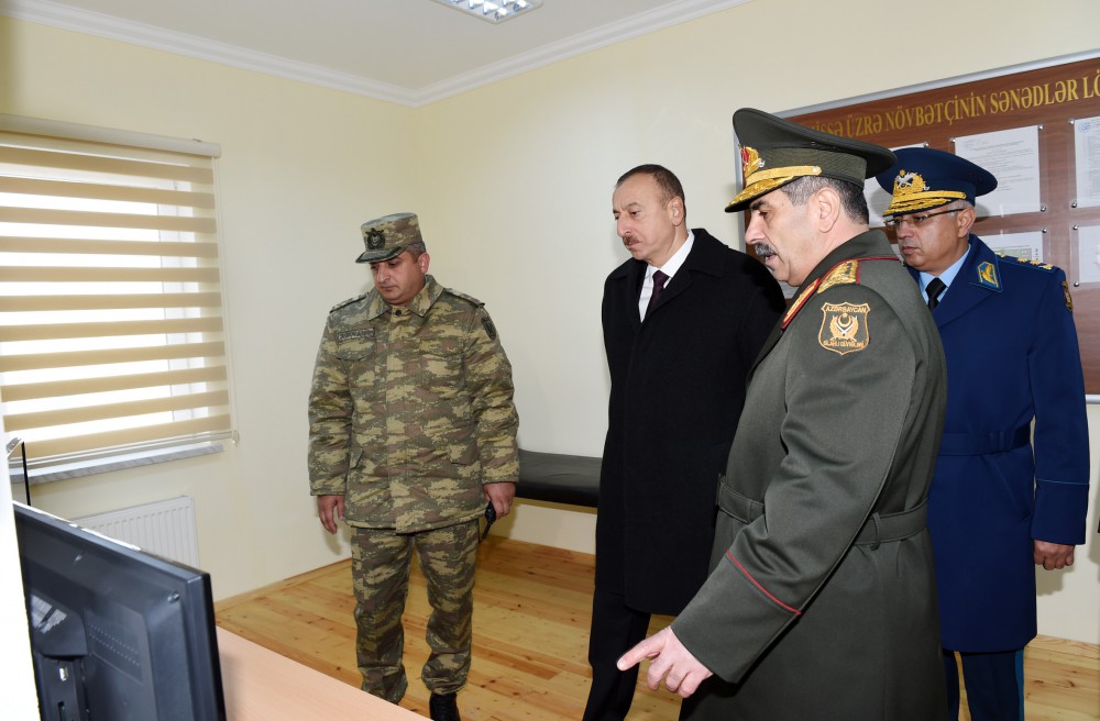 Prezident İlham Əliyev Müdafiə Nazirliyi Hərbi-Hava Qüvvələrinin hərbi şəhərciyində yaradılan şəraitlə tanış olub (FOTO)