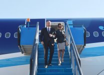 Prezident İlham Əliyev və xanımı Türkiyəyə işgüzar səfərə gəliblər (FOTO)