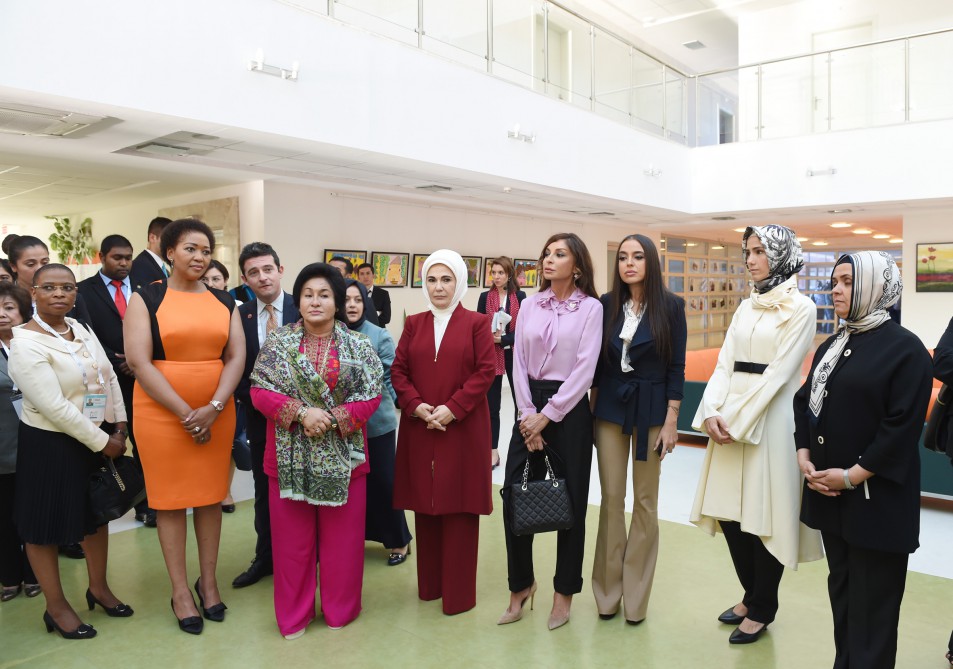 Azərbaycanın birinci xanımı Mehriban Əliyeva Antalyada Əlillərin Bərpa Mərkəzi ilə tanış olub (FOTO)