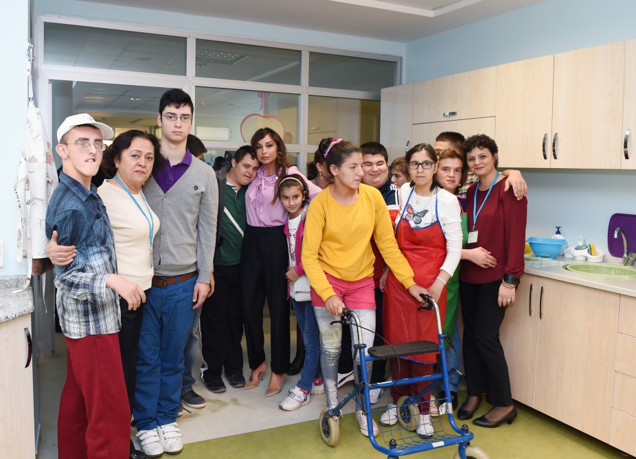 Azərbaycanın birinci xanımı Mehriban Əliyeva Antalyada Əlillərin Bərpa Mərkəzi ilə tanış olub (FOTO)