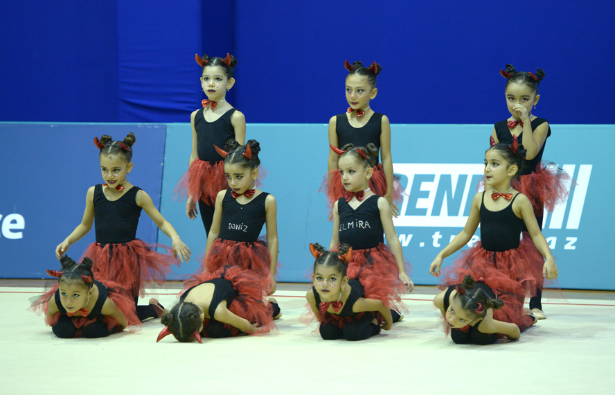 Bədii gimnastika üzrə XXII Bakı çempionatı və birinciliyi başa çatıb (FOTO)