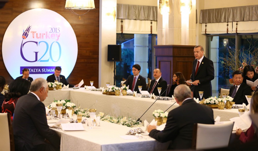 Prezident İlham Əliyev Türkiyə Prezidentinin adından verilən işçi naharda iştirak edib