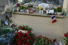 Azərbaycandakı səfirlər Parisdəki terror qurbanlarını anırlar (FOTO)
