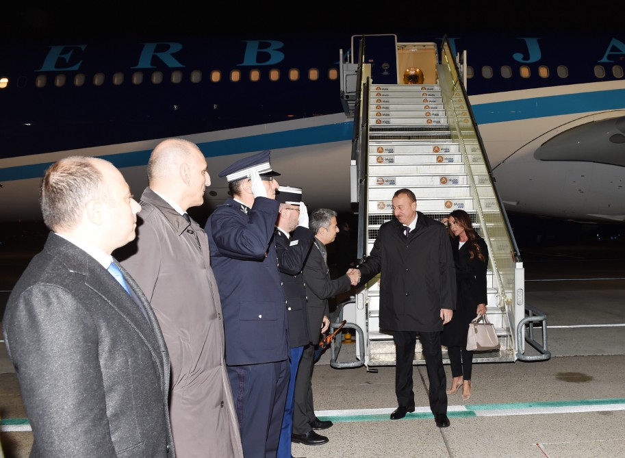 Prezident İlham Əliyev və xanımı Fransaya işgüzar səfərə gəliblər (FOTO)