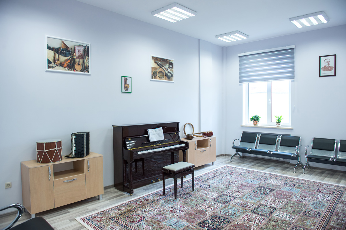 Şüvəlandakı 4 nömrəli xüsusi internat məktəbi yenidənqurmadan sonra istifadəyə verilib (FOTO)