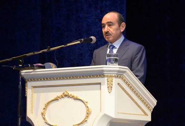 Əli Həsənov: Prezident İlham Əliyevin məqsədyönlü və müstəqil siyasəti nəticəsində Azərbaycan dinamik inkişaf edən, güclü iqtisadiyyata malik ölkəyə çevrilib