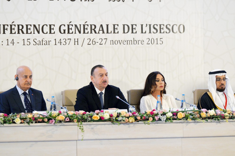 Prezident İlham Əliyev və xanımı Mehriban Əliyeva ISESCO Baş Konfransının XII sessiyasının açılışında iştirak edirlər (ƏLAVƏ OLUNUB)  (FOTO)