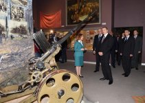 Prezident İlham Əliyev Belarus Dövlət Böyük Vətən Müharibəsi Tarixi Muzeyi ilə tanış olub (FOTO)