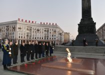 Prezident İlham Əliyev Minskdə "Qələbə" meydanını ziyarət edib (FOTO)