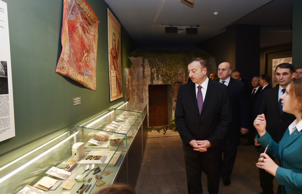 Prezident İlham Əliyev Belarus Dövlət Böyük Vətən Müharibəsi Tarixi Muzeyi ilə tanış olub (FOTO)