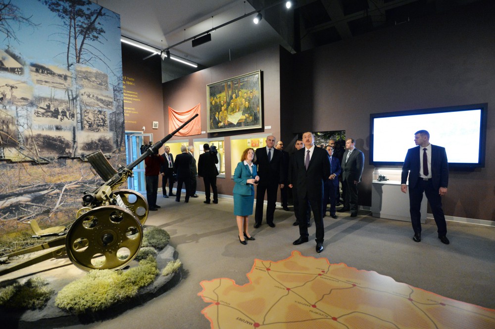 Prezident İlham Əliyev Belarus Dövlət Böyük Vətən Müharibəsi Tarixi Muzeyi ilə tanış olub (FOTO)
