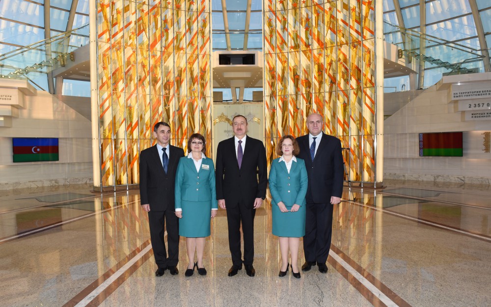 Prezident İlham Əliyev Belarus Dövlət Böyük Vətən Müharibəsi Tarixi Muzeyi ilə tanış olub (FOTO)