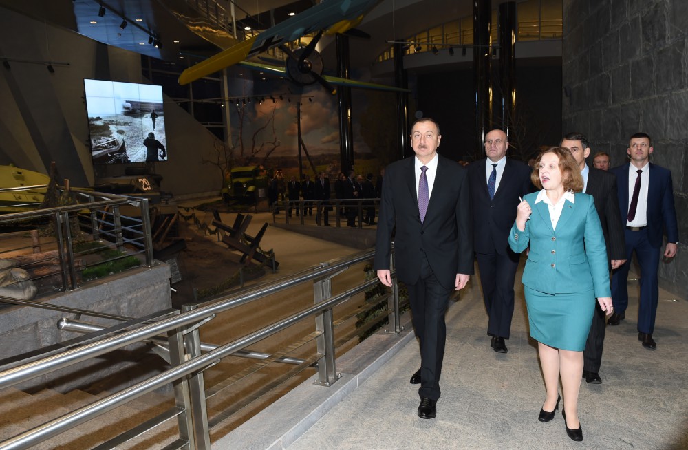 Prezident İlham Əliyev Belarus Dövlət Böyük Vətən Müharibəsi Tarixi Muzeyi ilə tanış olub (FOTO)