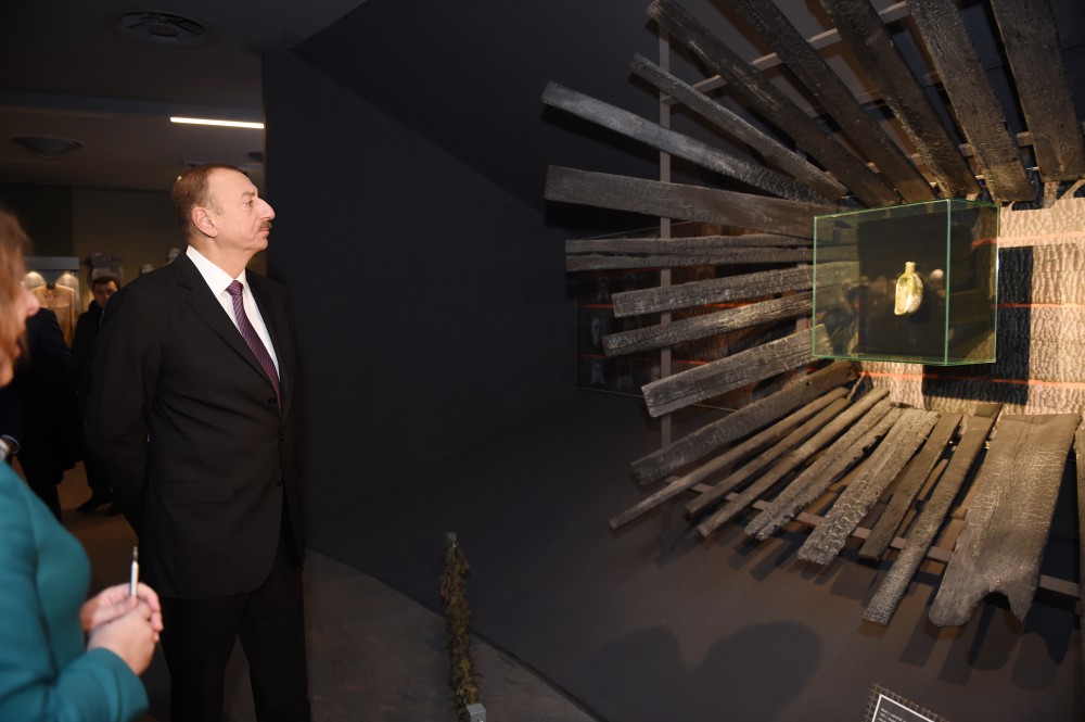 Prezident İlham Əliyev Belarus Dövlət Böyük Vətən Müharibəsi Tarixi Muzeyi ilə tanış olub (FOTO)