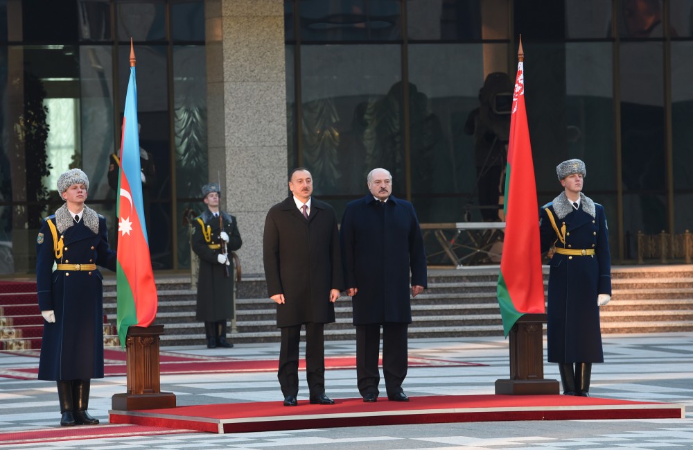 Prezident İlham Əliyevin Belarusda rəsmi qarşılanma mərasimi olub (FOTO)