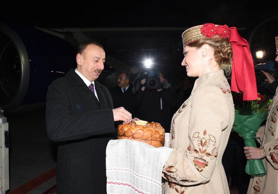 Prezident İlham Əliyev Belarusa rəsmi səfərə gəlib (FOTO)