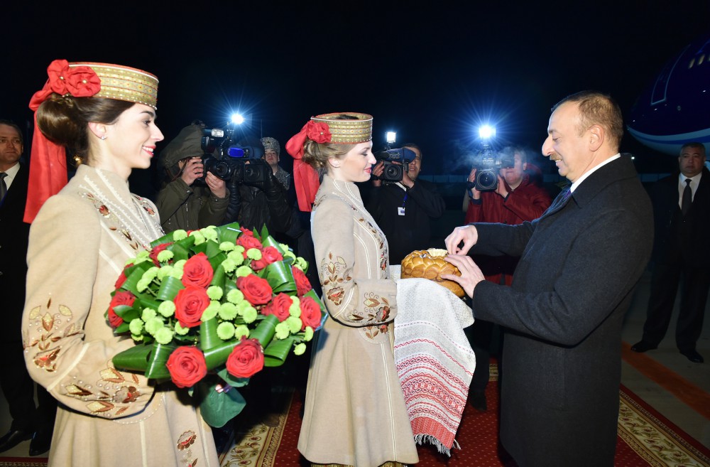 Prezident İlham Əliyev Belarusa rəsmi səfərə gəlib (FOTO)
