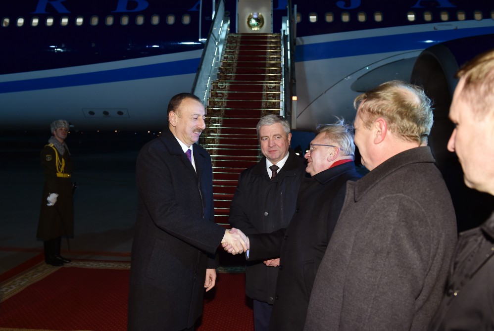 Prezident İlham Əliyev Belarusa rəsmi səfərə gəlib (FOTO)