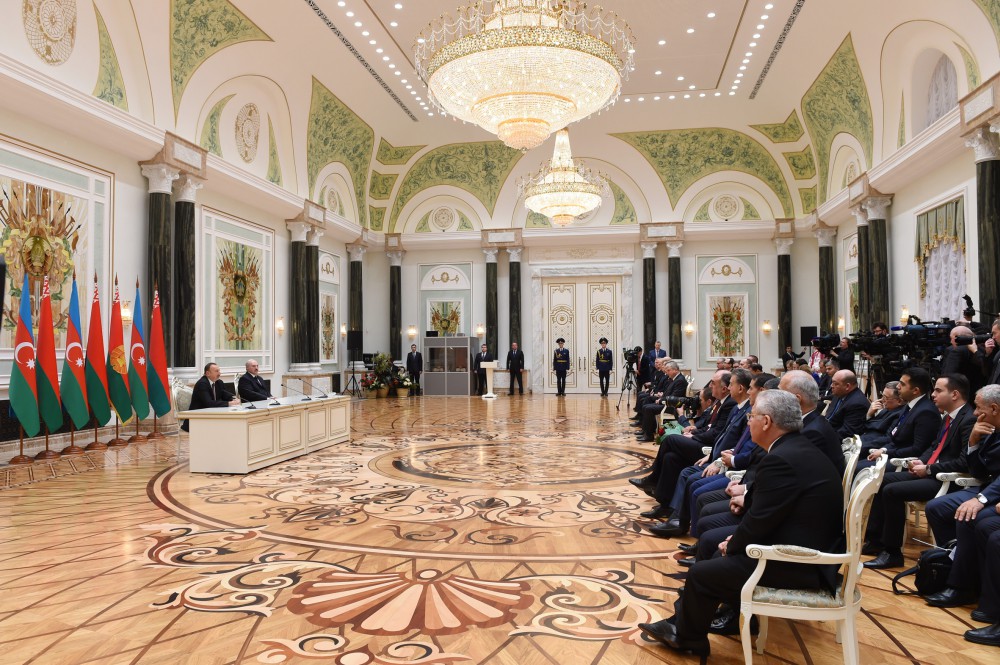 Prezident İlham Əliyev: Belarus və Azərbaycan iki dost kimi uğurla irəliləyəcək (FOTO)