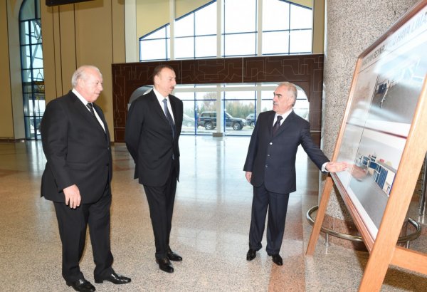 İlham Əliyev Naxçıvan Beynəlxalq Hava Limanının "Şərq Terminalı"nın yenidənqurmadan sonrakı vəziyyəti ilə tanış olub (FOTO)