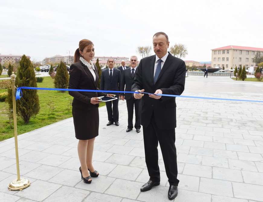 Prezident İlham Əliyev Naxçıvan Muxtar Respublika Xəstəxanasının açılışını edib  (FOTO)