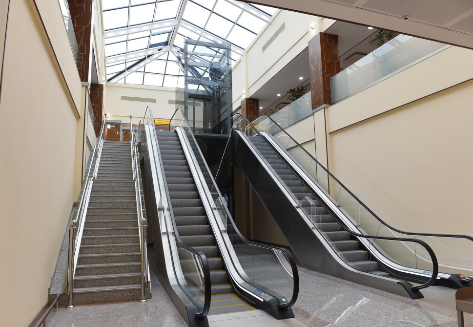 İlham Əliyev Naxçıvan Beynəlxalq Hava Limanının "Şərq Terminalı"nın yenidənqurmadan sonrakı vəziyyəti ilə tanış olub (FOTO)