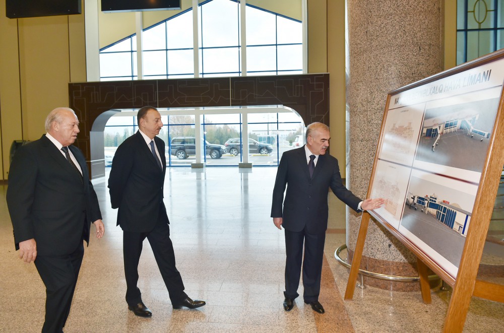 İlham Əliyev Naxçıvan Beynəlxalq Hava Limanının "Şərq Terminalı"nın yenidənqurmadan sonrakı vəziyyəti ilə tanış olub (FOTO)