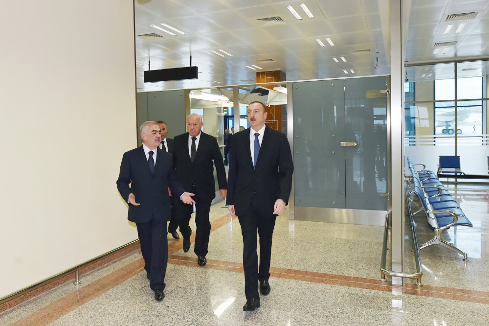 İlham Əliyev Naxçıvan Beynəlxalq Hava Limanının "Şərq Terminalı"nın yenidənqurmadan sonrakı vəziyyəti ilə tanış olub (FOTO)