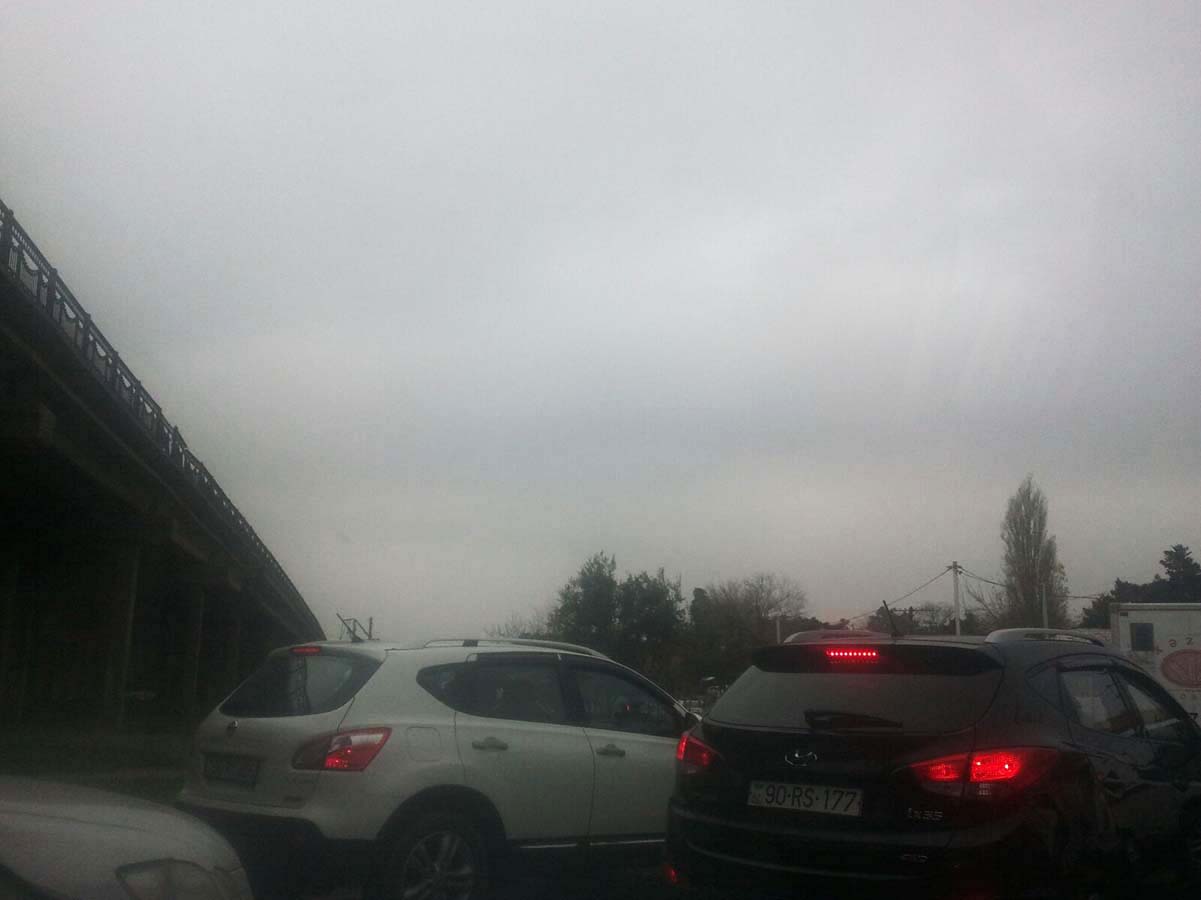 Nardaran sakinləri yolu bağladılar (FOTO)