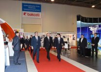 Prezident İlham Əliyev "BakuTel-2015" sərgisi ilə tanış olub (FOTO)