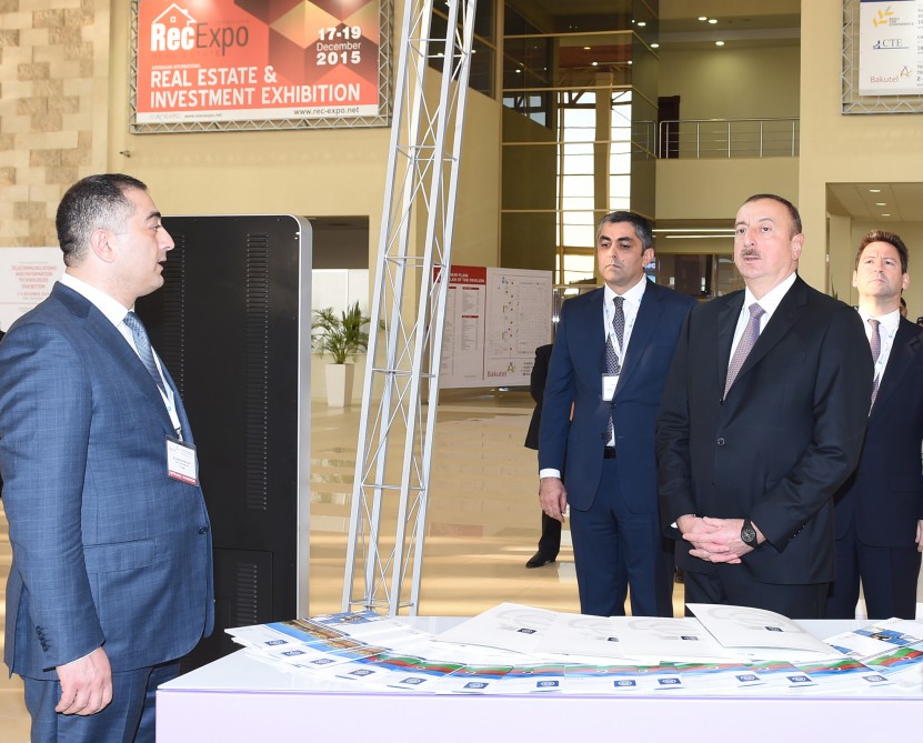 Prezident İlham Əliyev "BakuTel-2015" sərgisi ilə tanış olub (FOTO)