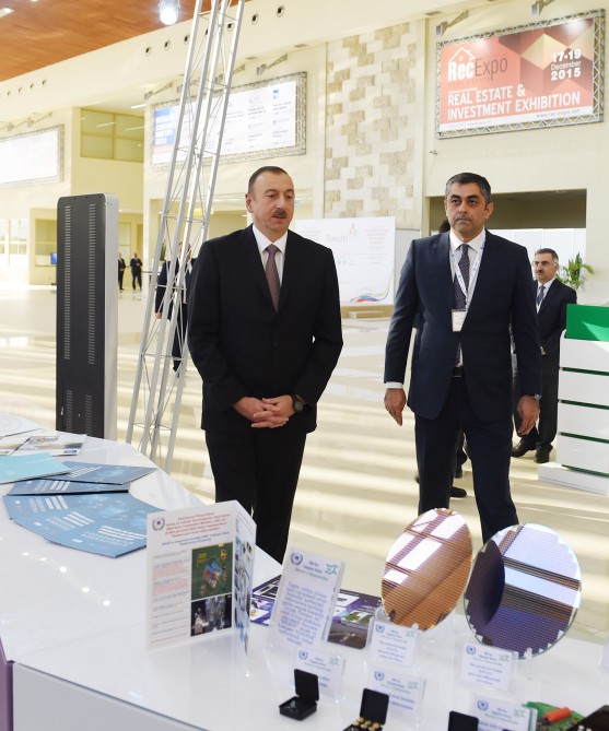 Prezident İlham Əliyev "BakuTel-2015" sərgisi ilə tanış olub (FOTO)