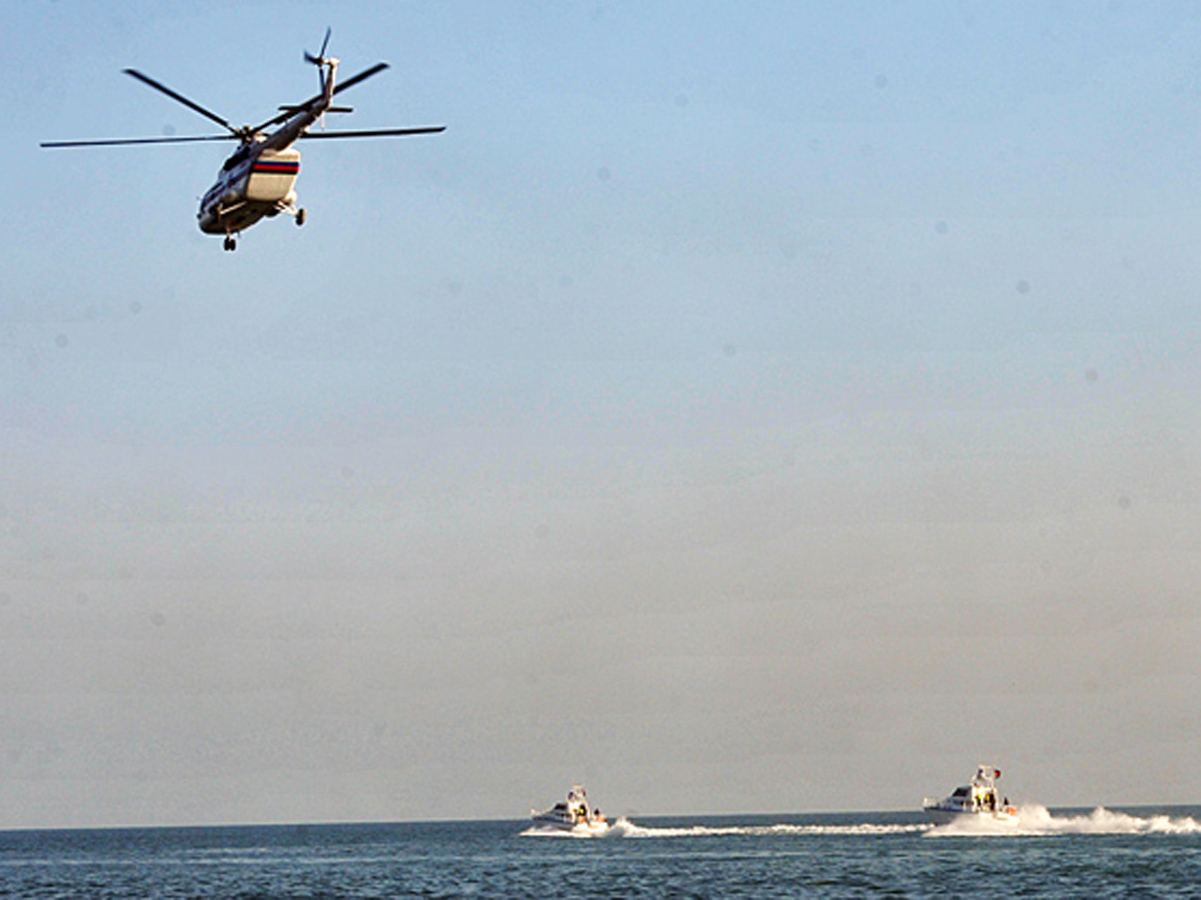 Sumqayıtda dənizdə itən 2 nəfərin axtarışına helikopter cəlb olundu