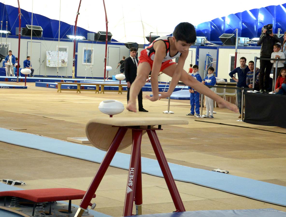 Bakıda kişi idman gimnastikası üzrə çoxnövçülükdə yarışlar başlayıb (FOTO)