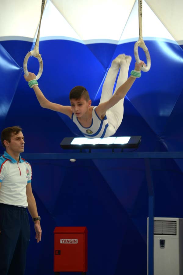 Bakıda kişi idman gimnastikası üzrə çoxnövçülükdə yarışlar başlayıb (FOTO)