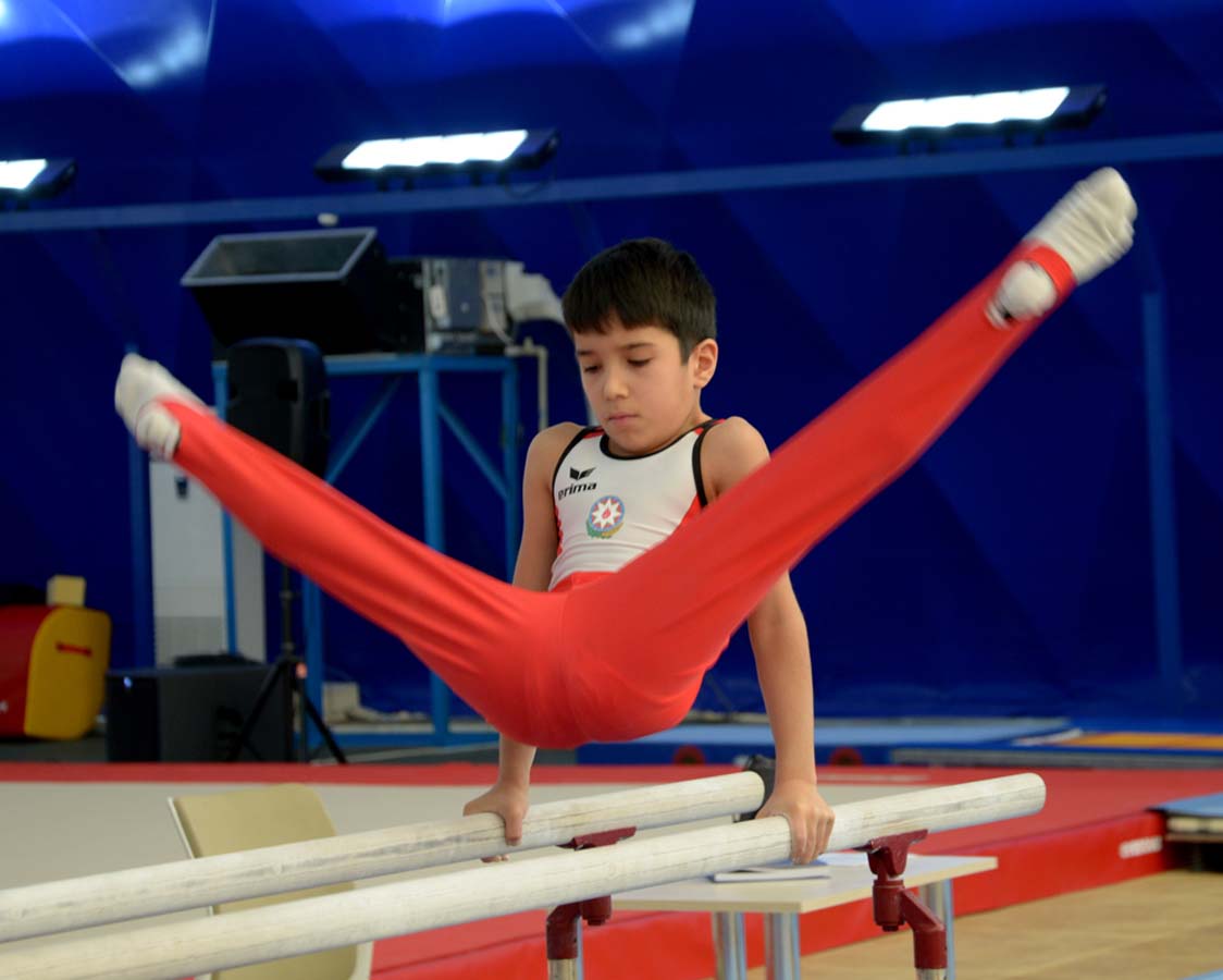 Bakıda kişi idman gimnastikası üzrə çoxnövçülükdə yarışlar başlayıb (FOTO)