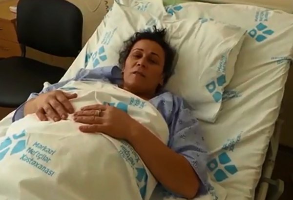 "Günəşli" yatağında yanğından xilas olmuş xanım: Güclü külək və hündür dalğalar xilasedicilərə bizim qayığa yaxınlaşmağa imkan vermirdi (VIDEO)