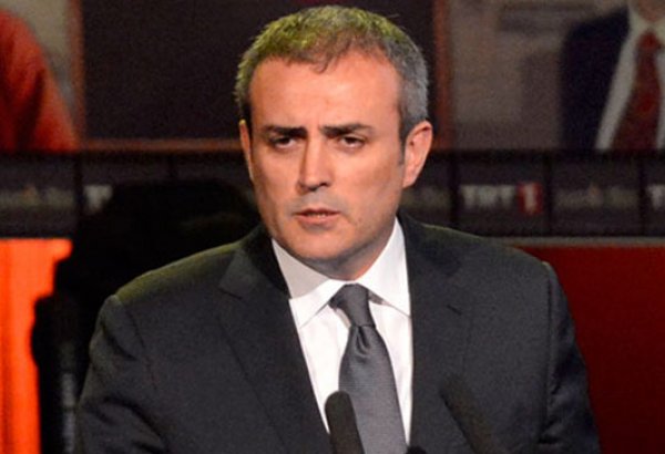 Türkiyəli nazir əcnəbi turistlərə müraciət edib