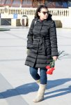 Xəzərin sahili və suları al qərənfilə bürünüb... (FOTO)