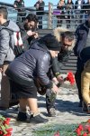 Xəzərin sahili və suları al qərənfilə bürünüb... (FOTO)